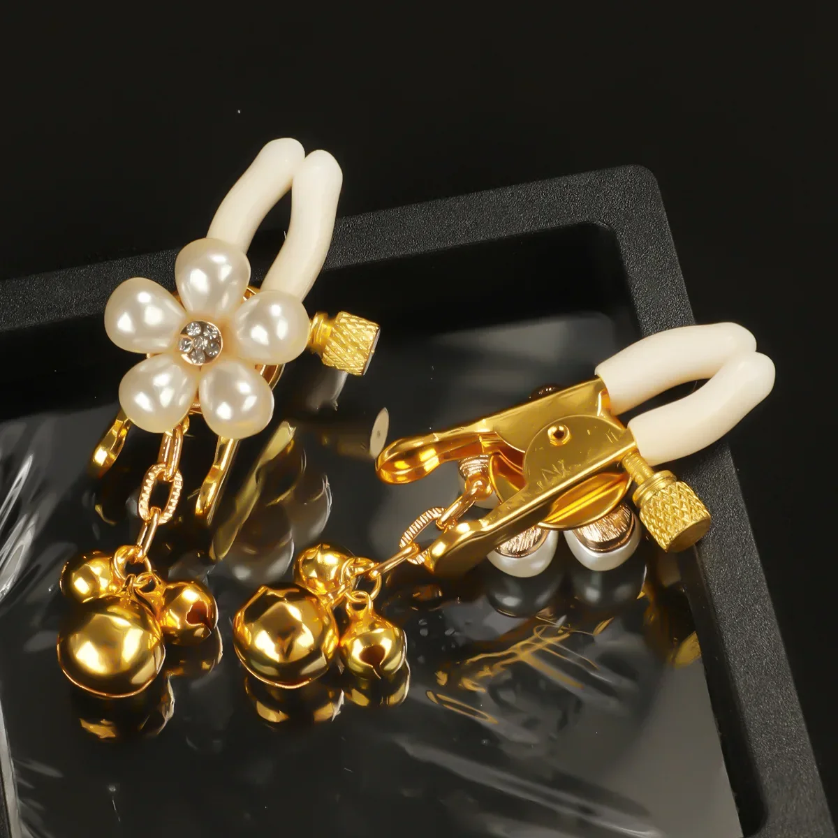 Pearl Petals Bells Nipple Clamps with Chain - Image 6
